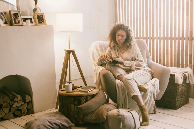 Simple Ways to Create a Cozy and Inviting Home Atmosphere